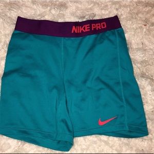 NWOT Nike Pros!!